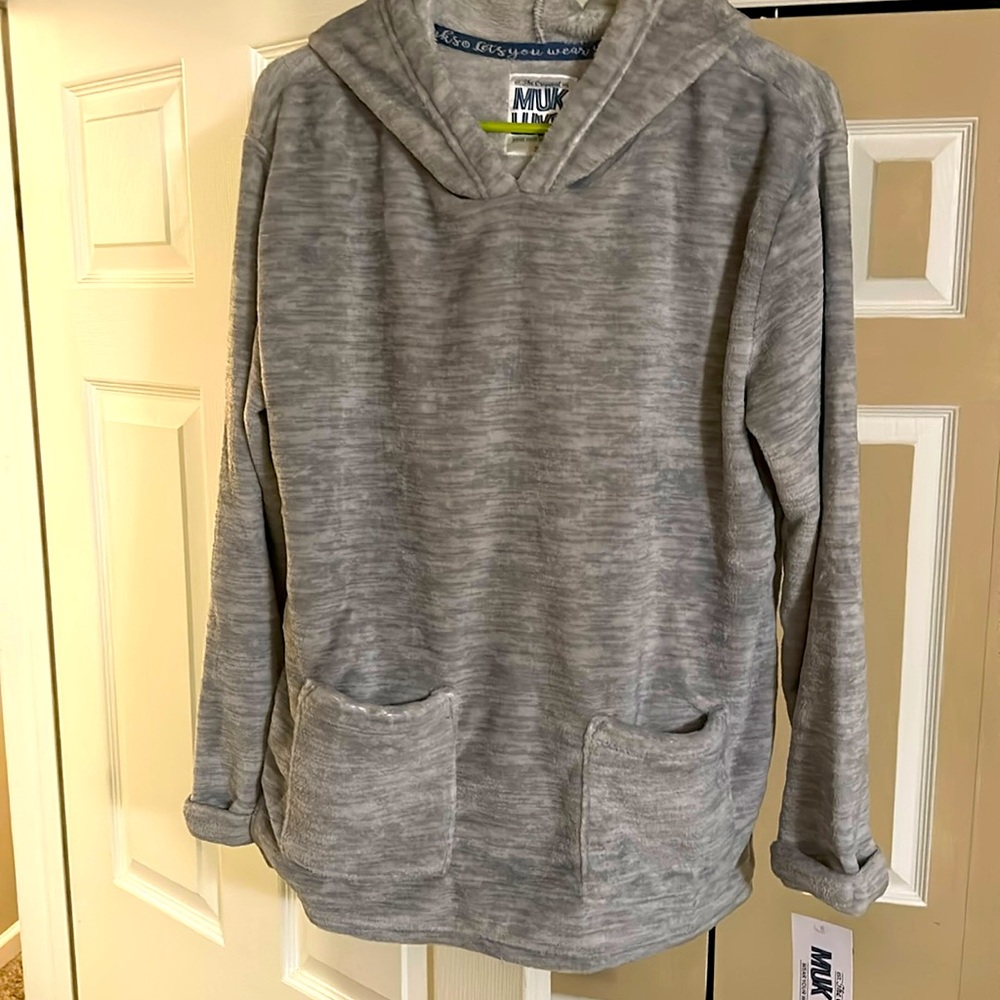 Muk Luks pullover